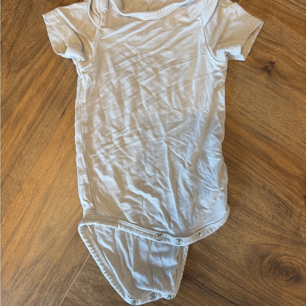 NWOT Kyte neutral onesie